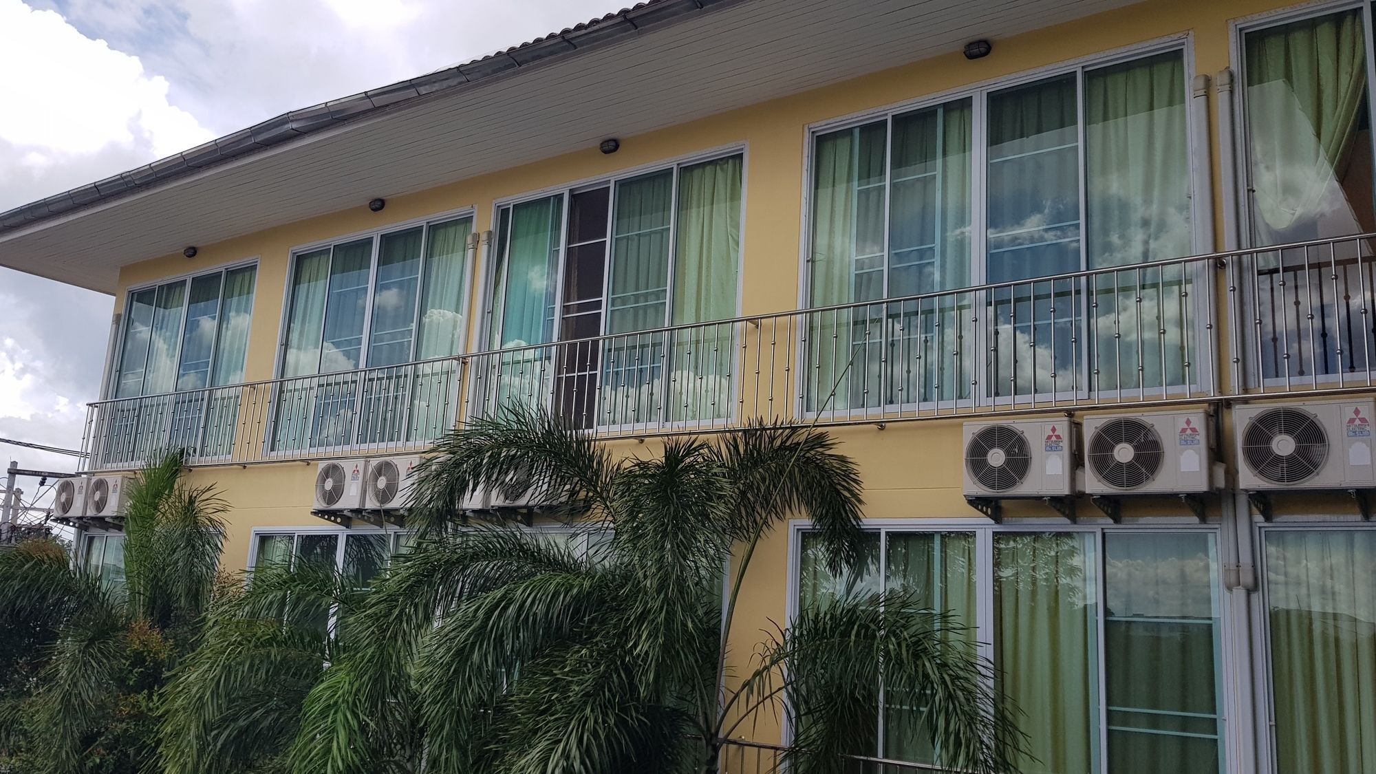 The O2 Aparthotel Udon Thani Buitenkant foto